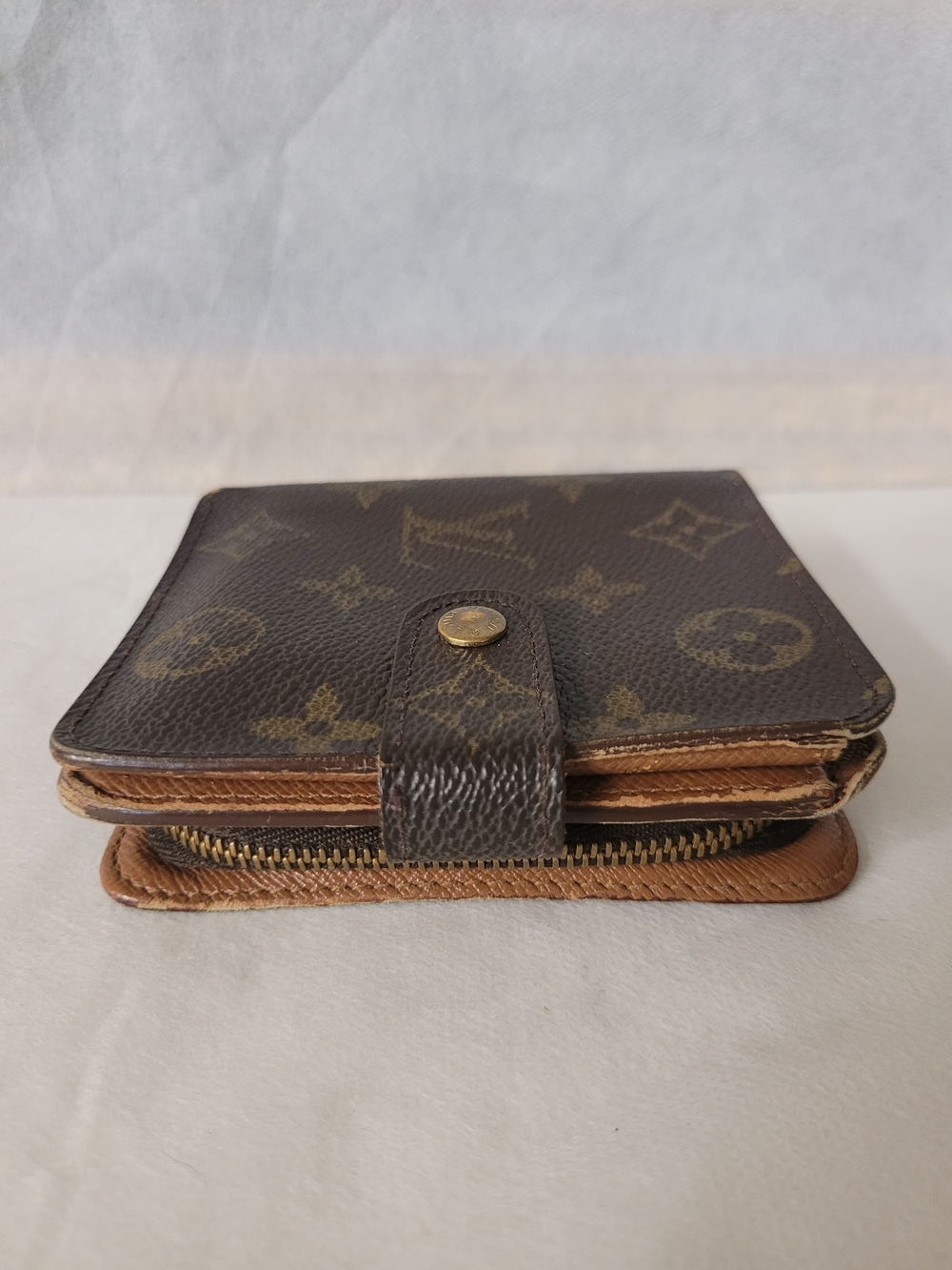 LV Monogram Compact Zippy Wallet, CA0998 - Picture 3 of 11